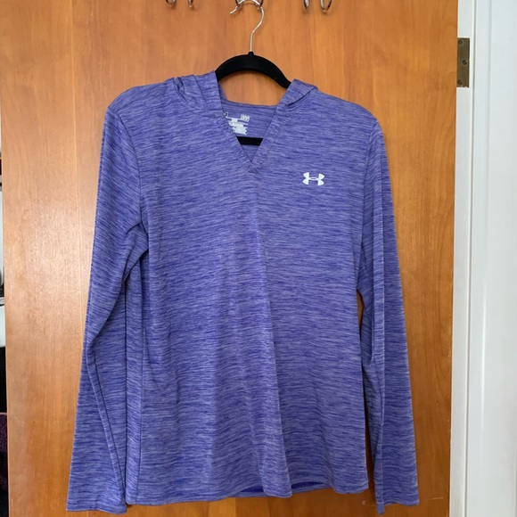 Under Armour active top with hood - Picture 1 of 3